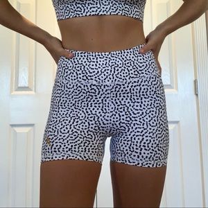 DOYOUEVEN White Speckle Compression Biker Shorts